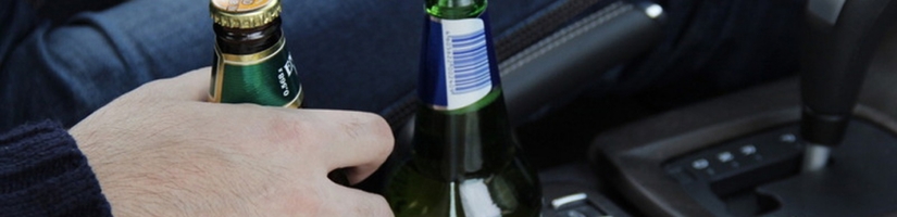 Употребление алкоголя в припаркованной машине