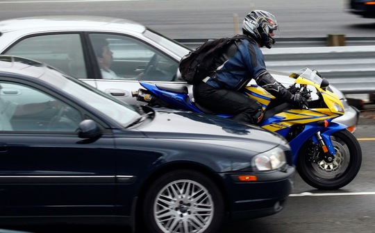 Правила дорожного движения могут изменить в пользу мотоциклистов